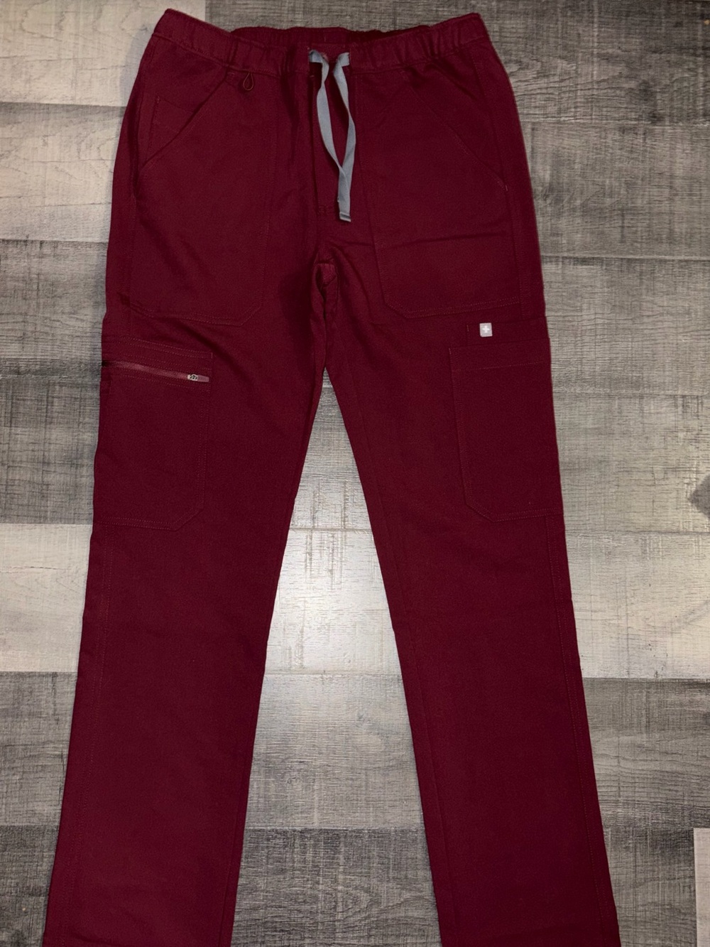 FIGS NURSE CAIRO STRAIGHT LEG BURGUNDY ZIP FLY SCRUB PANTS MENS XS NWOT